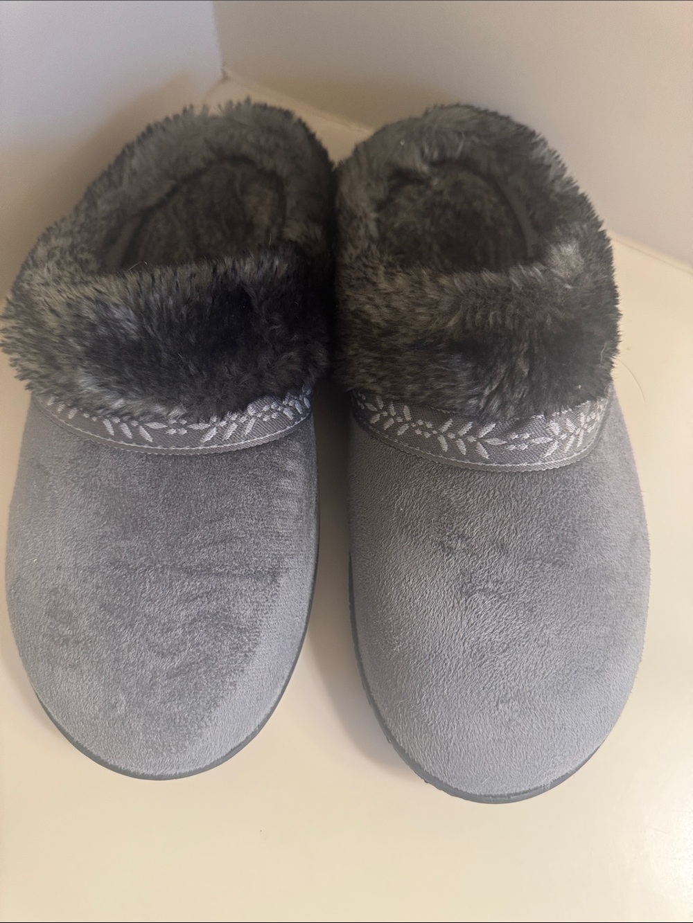 Women’s Gray Faux-Fur Lined Isotoner Indoor/outdoor shoes